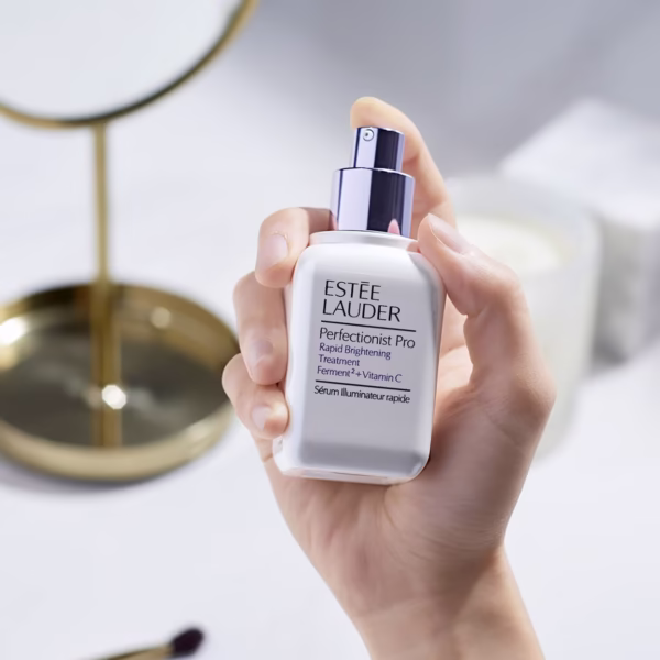 Estée Lauder Perfectionist Pro Rapid Brightening Treatment Face Serum with Ferment² + Vitamin C | Targets Dark Spots 3.4 fl oz/100ml
