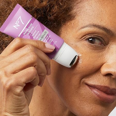No7 Menopause Skincare Instant Radiance Serum – Hydrating Facial Serum with Hyaluronic Acid + Collagen Peptides for Firmer, Healthier Looking Skin – With Cooling Applicator 30ml/ 1.0 fl oz